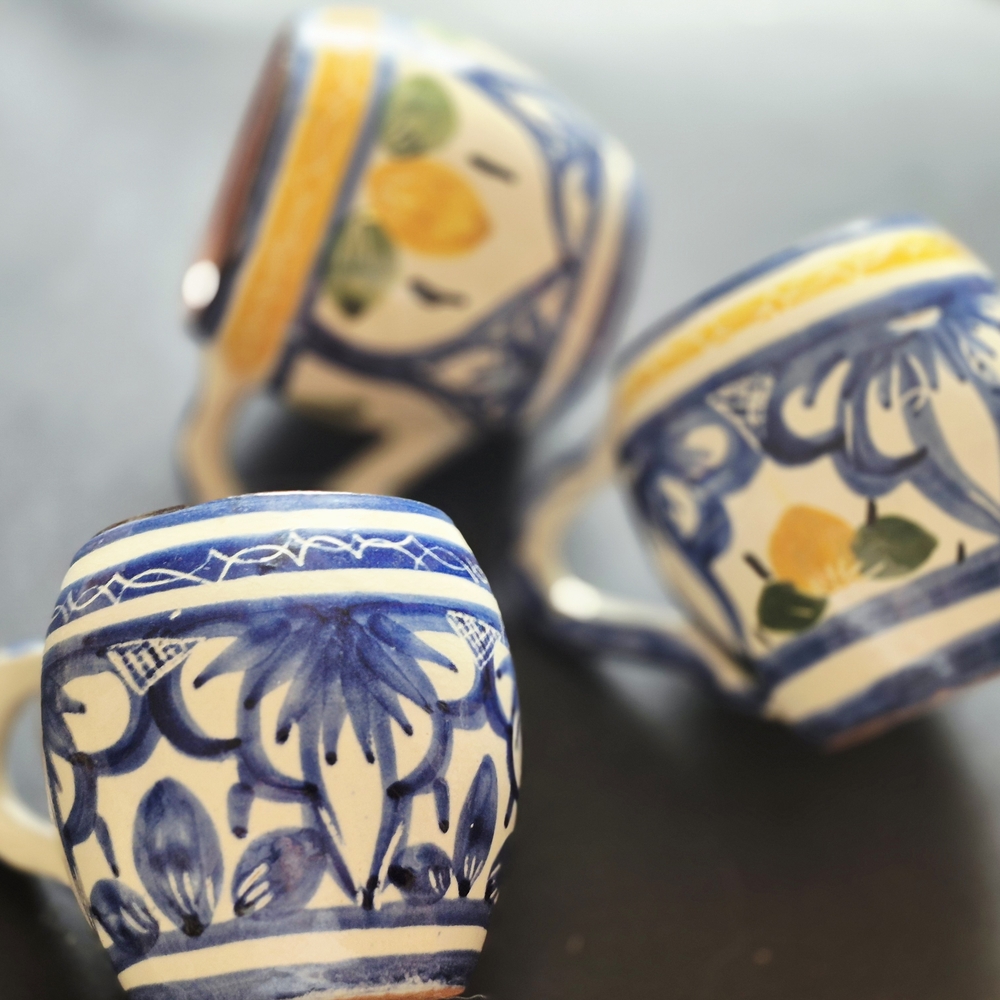 A AGOSTINHO Portugal  ALENTEJO  Terra Cotta Galzed Handpainted Mugs Majolica